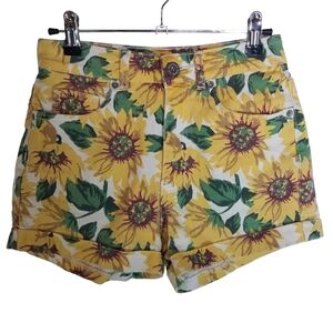 Bullhead Denim daisy flowers mom jean shorts